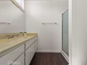 13243 Vanowen 2, North Hollywood (los Angeles) CA 91605