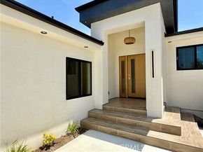 22130 Gault Street, Canoga Park (los Angeles) CA 91303