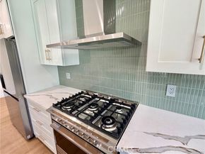 22130 Gault Street, Canoga Park (los Angeles) CA 91303