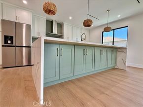 22130 Gault Street, Canoga Park (los Angeles) CA 91303