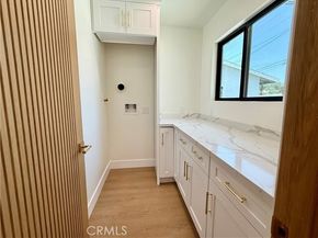 22130 Gault Street, Canoga Park (los Angeles) CA 91303