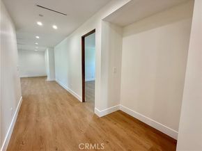 22130 Gault Street, Canoga Park (los Angeles) CA 91303
