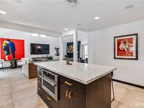 7702 De Soto, Canoga Park (los Angeles) CA 91304