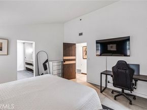 7702 De Soto, Canoga Park (los Angeles) CA 91304