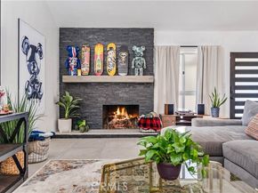 7702 De Soto, Canoga Park (los Angeles) CA 91304