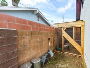7702 De Soto, Canoga Park (los Angeles) CA 91304