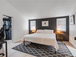 7702 De Soto, Canoga Park (los Angeles) CA 91304