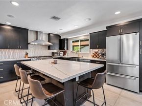 7702 De Soto, Canoga Park (los Angeles) CA 91304