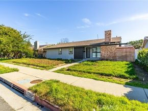 7702 De Soto, Canoga Park (los Angeles) CA 91304