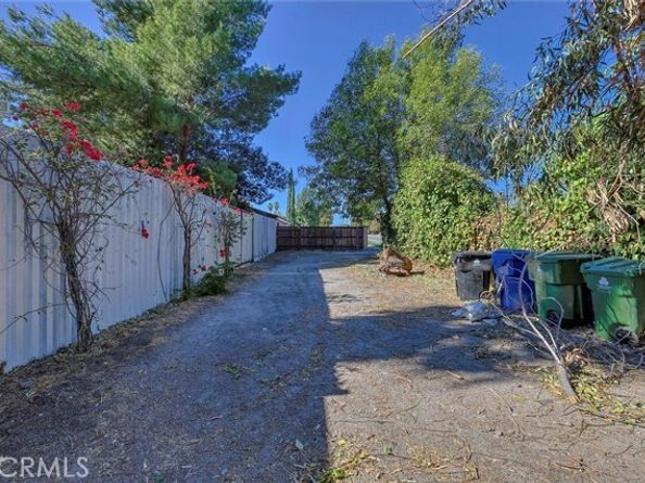 16326 Nordhoff Street, North Hills (los Angeles) CA 91343