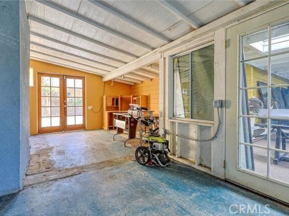 16326 Nordhoff Street, North Hills (los Angeles) CA 91343