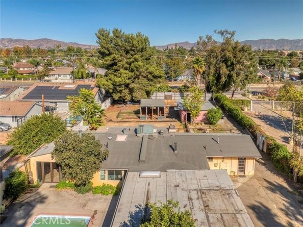 16326 Nordhoff Street, North Hills (los Angeles) CA 91343