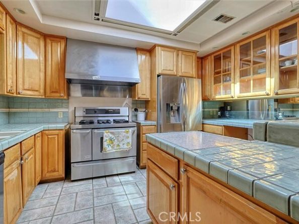 16326 Nordhoff Street, North Hills (los Angeles) CA 91343