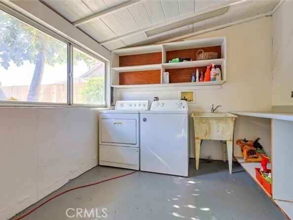 16326 Nordhoff Street, North Hills (los Angeles) CA 91343