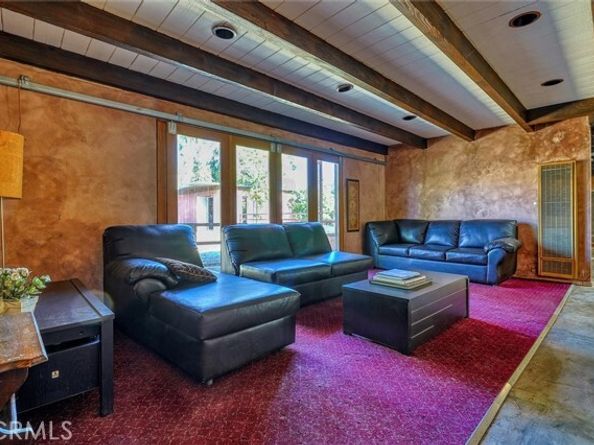 16326 Nordhoff Street, North Hills (los Angeles) CA 91343
