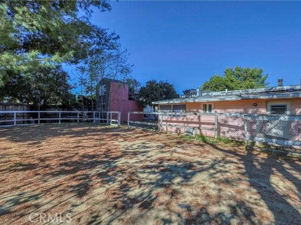 16326 Nordhoff Street, North Hills (los Angeles) CA 91343