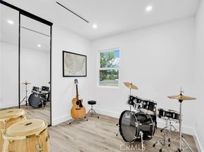 7055 Falbrook Avenue, West Hills (los Angeles) CA 91307
