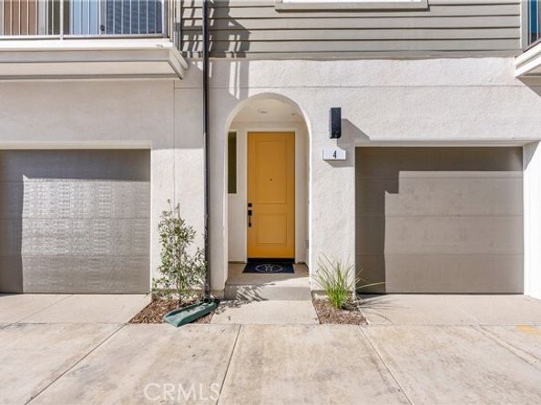 9423 N Sepulveda Blvd. 3, North Hills (los Angeles) CA 91343