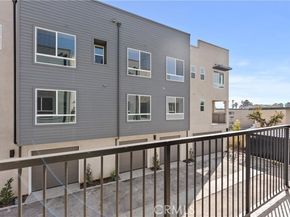 9423 N Sepulveda Blvd. 3, North Hills (los Angeles) CA 91343