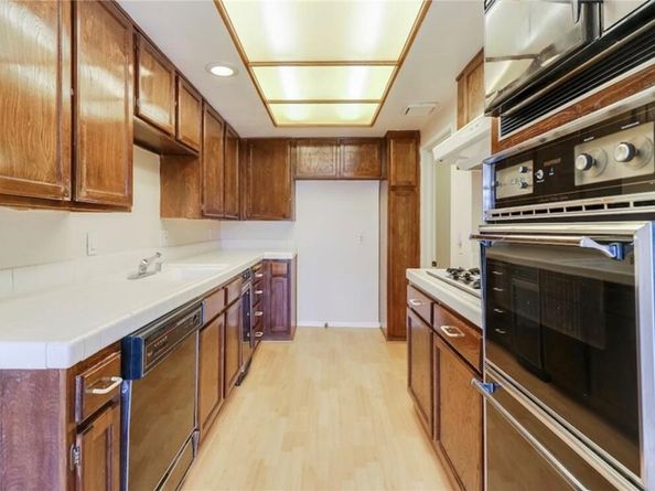 10234 Variel Avenue 12, Chatsworth (los Angeles) CA 91311