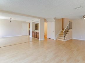 10234 Variel Avenue 12, Chatsworth (los Angeles) CA 91311