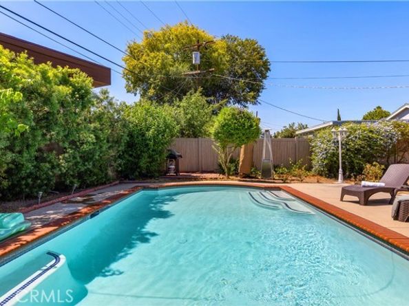 6535 Mary Ellen Avenue, Los Angeles CA 91401