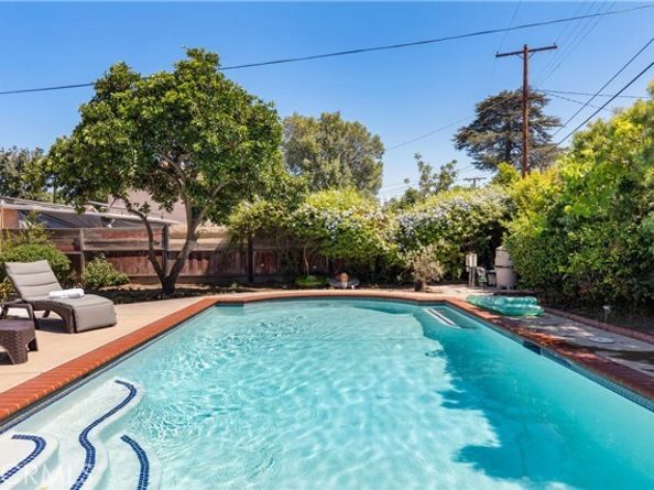 6535 Mary Ellen Avenue, Los Angeles CA 91401