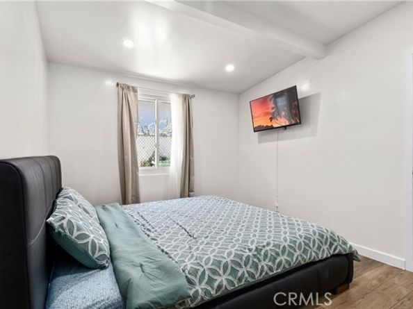 6535 Mary Ellen Avenue, Los Angeles CA 91401