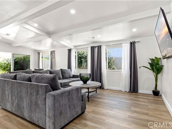 6535 Mary Ellen Avenue, Los Angeles CA 91401