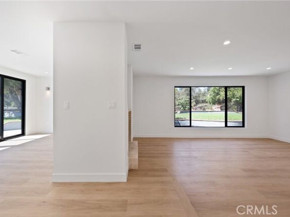 16417 Knollwood Drive, Granada Hills (los Angeles) CA 91344