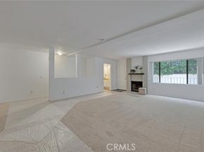 10229 Variel Avenue 16, Chatsworth (los Angeles) CA 91311