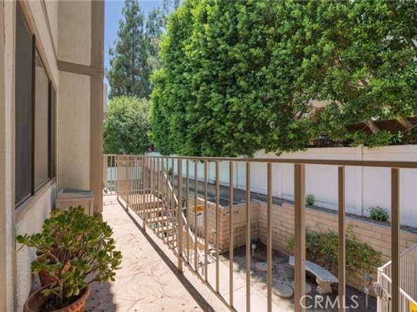 10229 Variel Avenue 16, Chatsworth (los Angeles) CA 91311