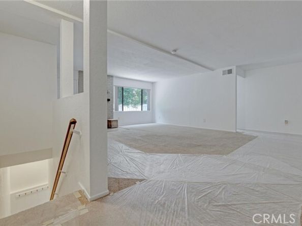 10229 Variel Avenue 16, Chatsworth (los Angeles) CA 91311