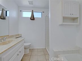 10229 Variel Avenue 16, Chatsworth (los Angeles) CA 91311