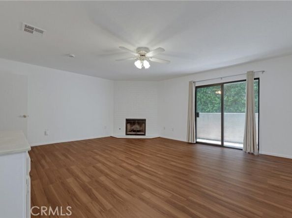 10229 Variel Avenue 16, Chatsworth (los Angeles) CA 91311