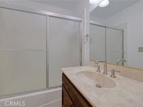 10229 Variel Avenue 16, Chatsworth (los Angeles) CA 91311
