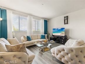 13951 Sherman Way 301, Van Nuys (los Angeles) CA 91405