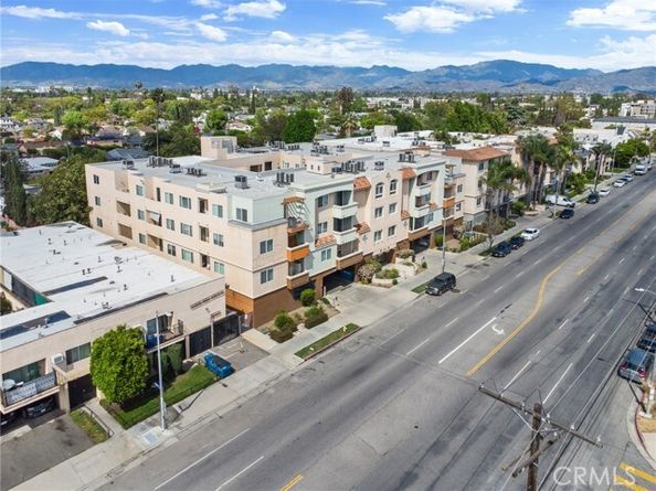 13951 Sherman Way 301, Van Nuys (los Angeles) CA 91405