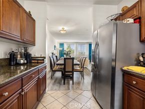 13951 Sherman Way 301, Van Nuys (los Angeles) CA 91405