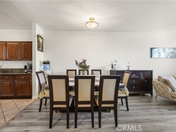 13951 Sherman Way 301, Van Nuys (los Angeles) CA 91405