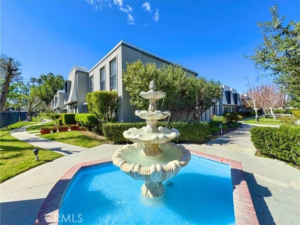 22131 Oxnard Street, Woodland Hills (los Angeles) CA 91367