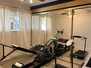 20800 Clark Street, Woodland Hills (los Angeles) CA 91367