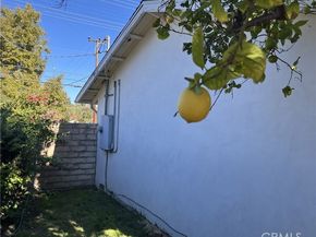 20800 Clark Street, Woodland Hills (los Angeles) CA 91367