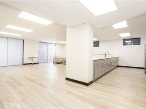 13331 Moorpark Street 319, Sherman Oaks CA 91423