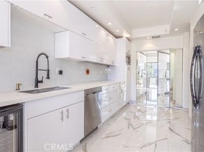 13331 Moorpark Street 319, Sherman Oaks CA 91423