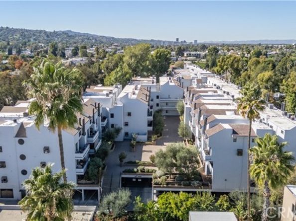 13331 Moorpark Street 319, Sherman Oaks CA 91423