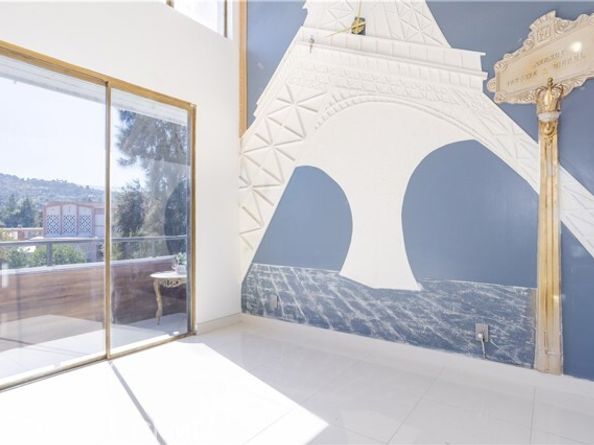 13331 Moorpark Street 319, Sherman Oaks CA 91423