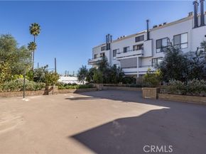 13331 Moorpark Street 319, Sherman Oaks CA 91423