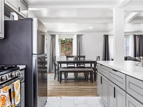 6535 Mary Ellen Avenue, Los Angeles CA 91401