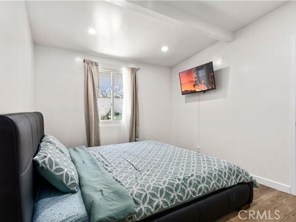 6535 Mary Ellen Avenue, Los Angeles CA 91401
